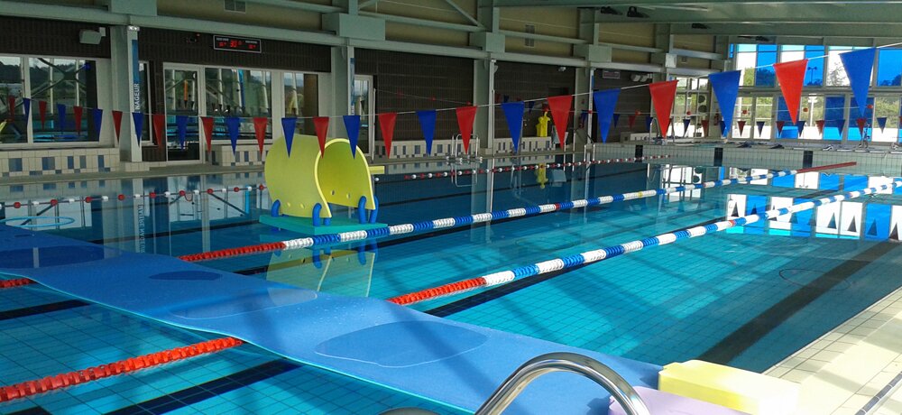 (Français) Un bassin sportif avec 5 lignes d’eau